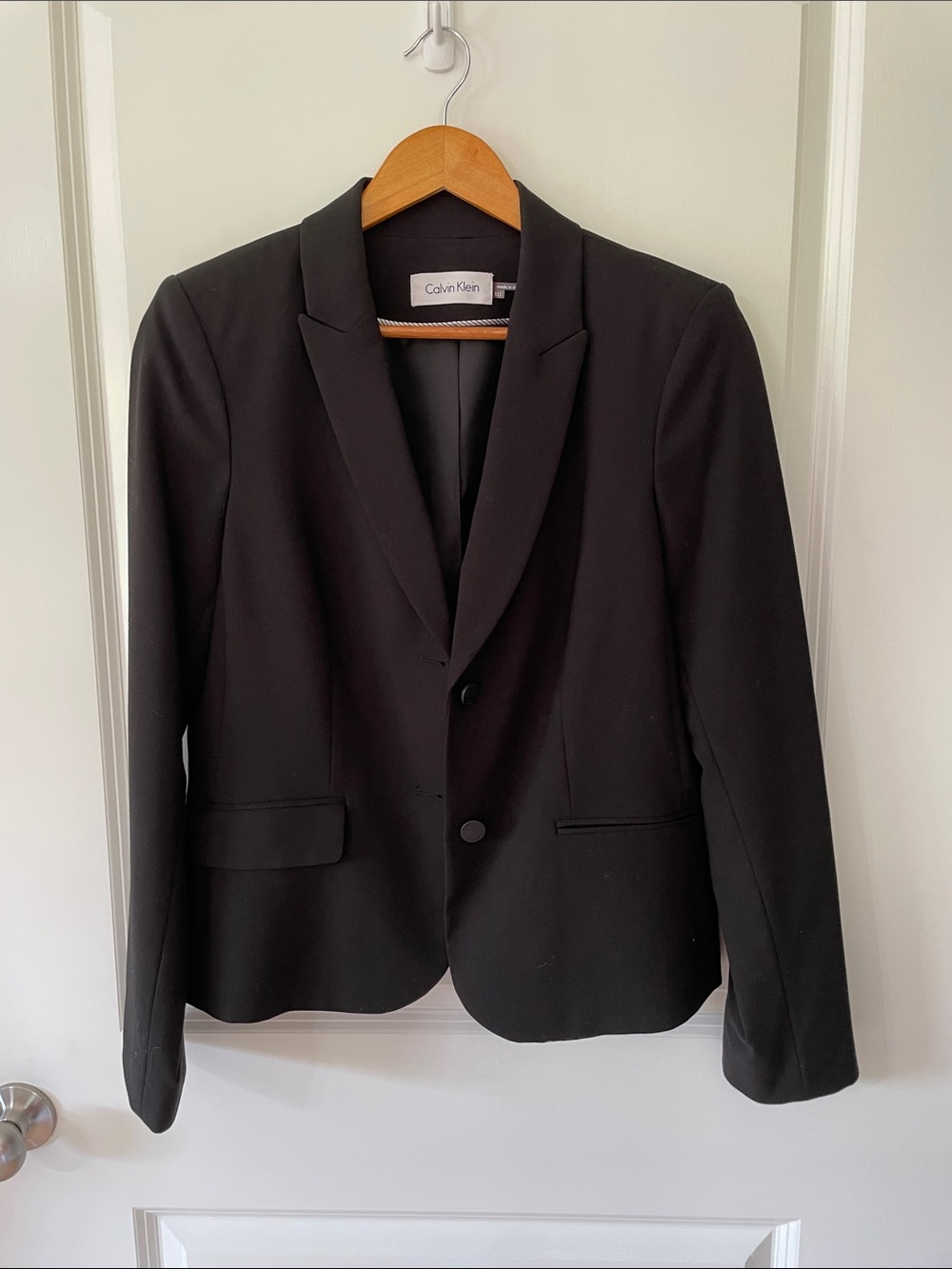 Calvin Klein Black Women's Tailored Two-Button Blazer